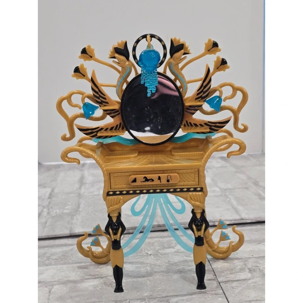 Mattel Monster High Cleo de Nile Gold Anubis Vanity Table w Mirror‎ EUC